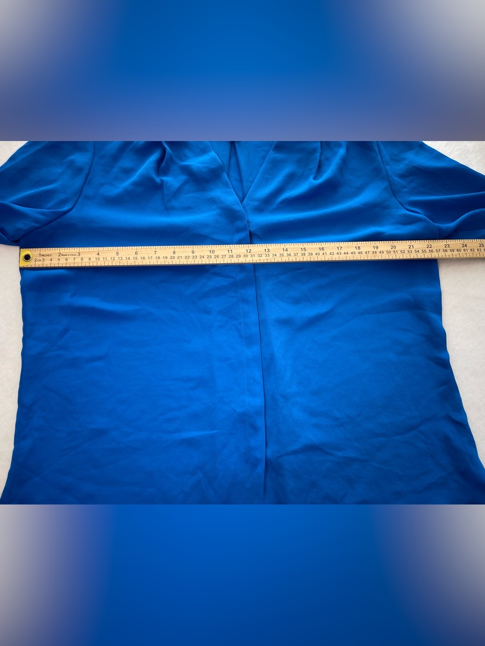 Investments Women’s Blue V-Neck Blouse Large 3/4 Sleeve Career Office Lightweigh - Picture 3 of 5